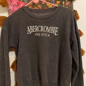 Abercrombie and Fitch girl’s sweatshirt size 13/14 like new!